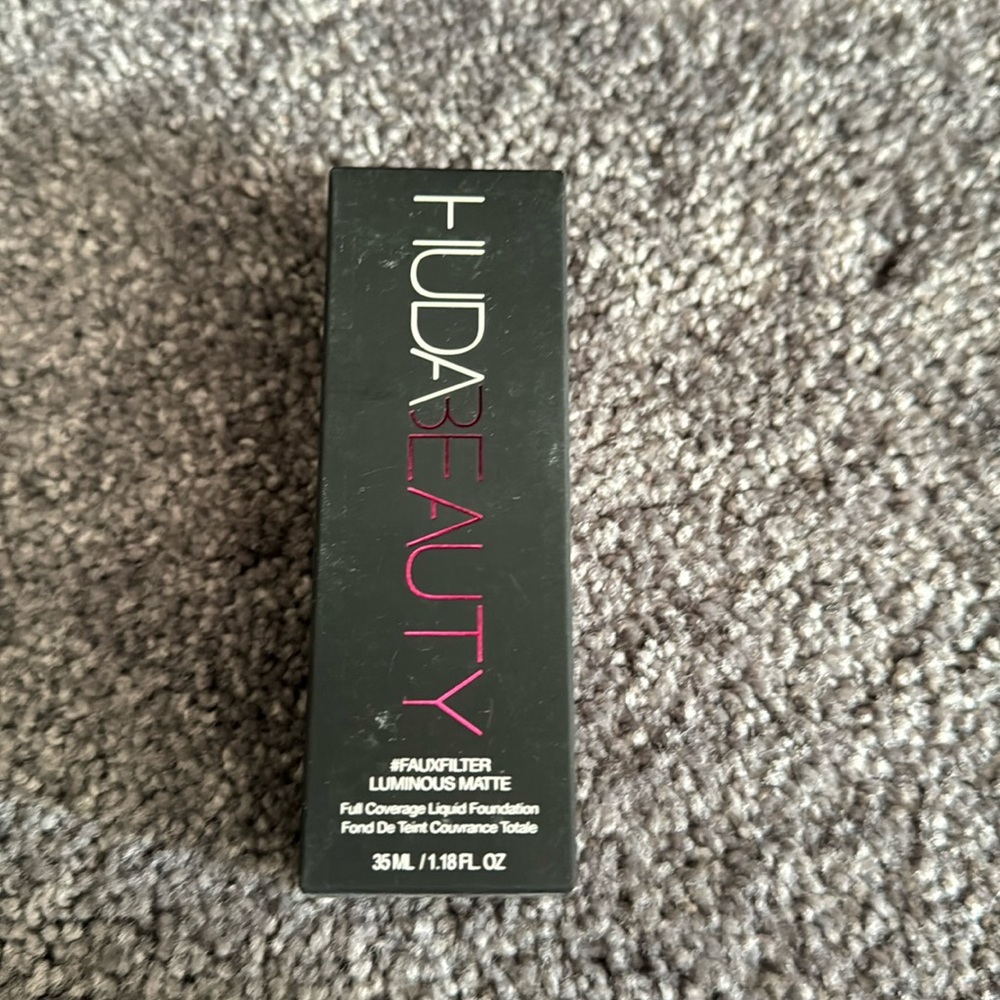 Huda beauty foundation